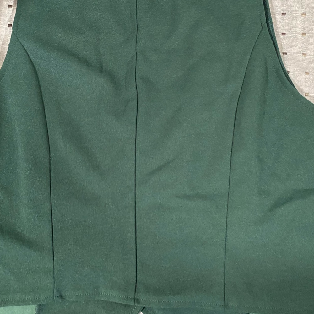 ⭐️Women's Dark Green Buttoned Vest
Size L - Picture 10 of 15